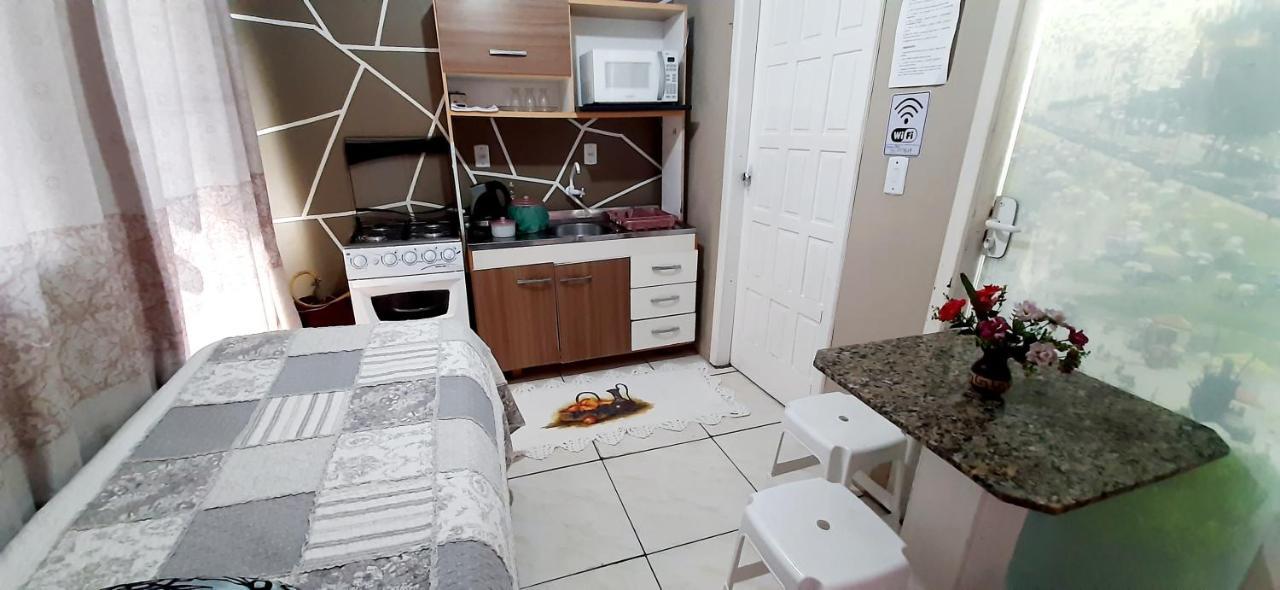 Kitnet K1 Em Torres-Rs - Na Mais Bela Praia Gaucha - Cozinha - Banheiro - Ar Condicionado - Smart Tv 32' - Wi-Fi - Anfitria Superhost No Bnb エクステリア 写真