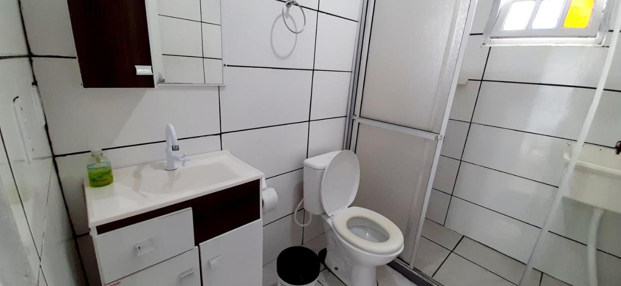 Kitnet K1 Em Torres-Rs - Na Mais Bela Praia Gaucha - Cozinha - Banheiro - Ar Condicionado - Smart Tv 32' - Wi-Fi - Anfitria Superhost No Bnb エクステリア 写真