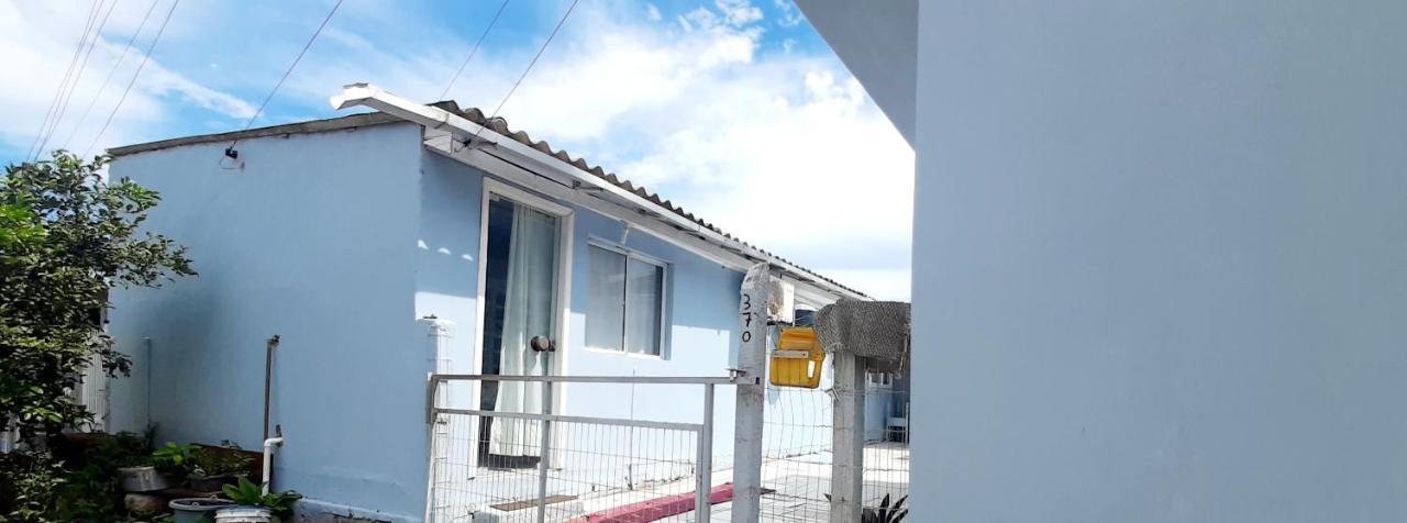 Kitnet K1 Em Torres-Rs - Na Mais Bela Praia Gaucha - Cozinha - Banheiro - Ar Condicionado - Smart Tv 32' - Wi-Fi - Anfitria Superhost No Bnb エクステリア 写真